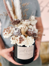 Load image into Gallery viewer, Floral candle arrangement - Large