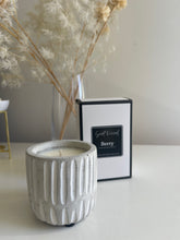 Load image into Gallery viewer, Smells like Berry - concrete jar candle