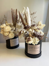 Load image into Gallery viewer, Floral candle arrangement - Large