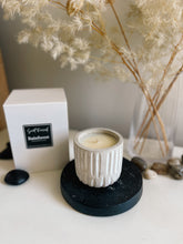 Load image into Gallery viewer, Smells like Rainforest - concrete jar candle