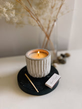 Load image into Gallery viewer, Smells like Rainforest - concrete jar candle
