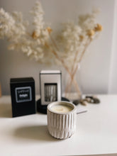 Load image into Gallery viewer, Smells like Delight - concrete candle