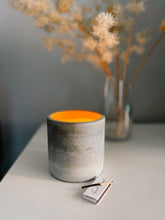 Load image into Gallery viewer, Smells like Delight - concrete candle
