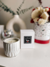 Load image into Gallery viewer, Smells like Christmas Wreath - concrete jar candle
