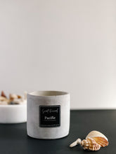 Load image into Gallery viewer, Smells like Pacific - concrete jar candle
